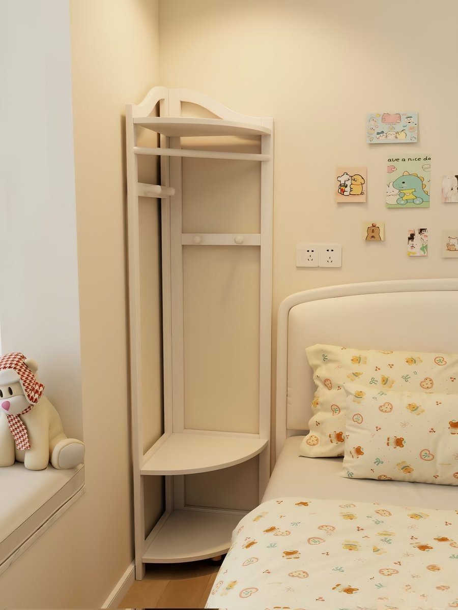 haivcy's tweet photo. YA AMPUN LUCU BANGET... rak sudut kaya gini beneran berguna banget buat kamar sempit https://t.co/AaqyY3V2Li