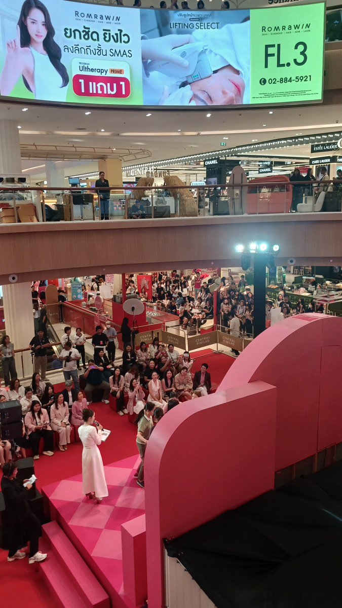gsakkub's tweet photo. ผมเดินดูให้แล้ว สำหรับงานTopsเซนปิ่น
แฟนโซน100คนด้านล่างน่าจะแบ่งซ้ายขวา
ชั้นสอง/สามมีที่นิดหน่อยพอมอง��ห็น
พื้นที่ยืนแคบมากๆ ดูแลตัวเองดีๆนะทุกคน https://t.co/q5nuS6IxvV