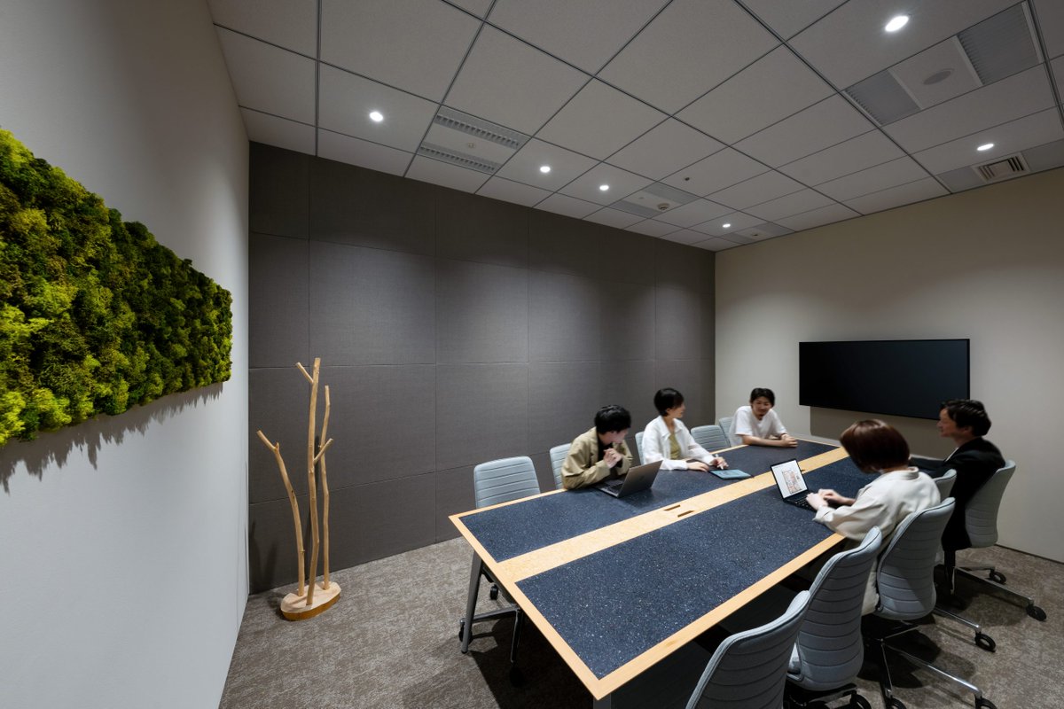 krix_9812ax's tweet photo. I visited a garden designed by contractor Rong, who creatively辟ed a smart office area, making it a lovely and functional spot! https://t.co/PL9dUbNXOK