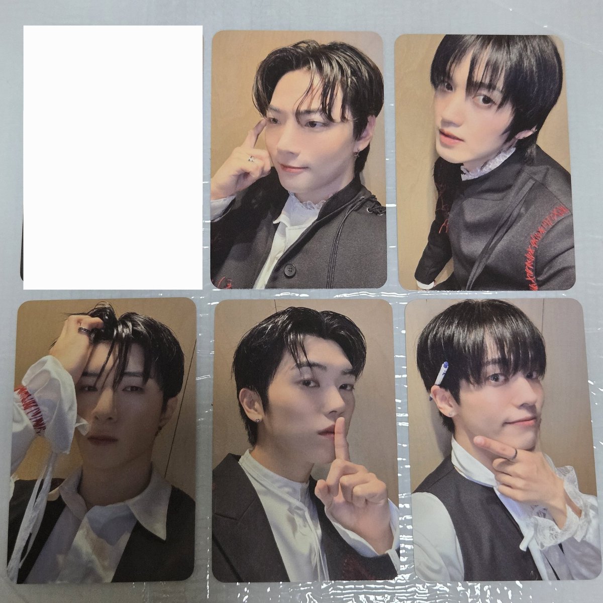 lljch00's tweet photo. 온앤오프 미공포 양도

효진 이션 승준 민균 0.2
와이엇 유토 0.1
https://t.co/cROgyHNZkP

ONF 효진 창윤 승준 재영 민균 유토 사운드웨이브 soundwave 쇼케이스 점프업 jumpup 대면 팬싸인회 미공개 포토카드 포카 판매 양도 https://t.co/mImUH6kZB8