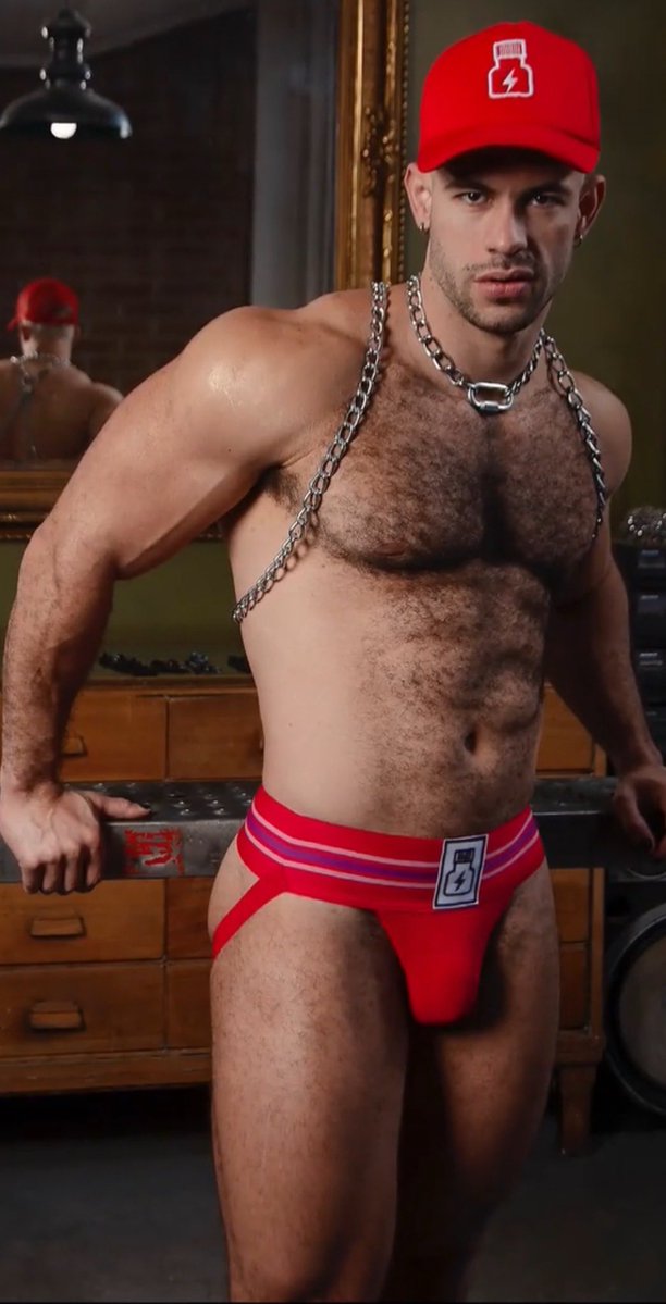 boxertrunks's tweet photo. Red jock in the morning… https://t.co/IYICBXPjTO