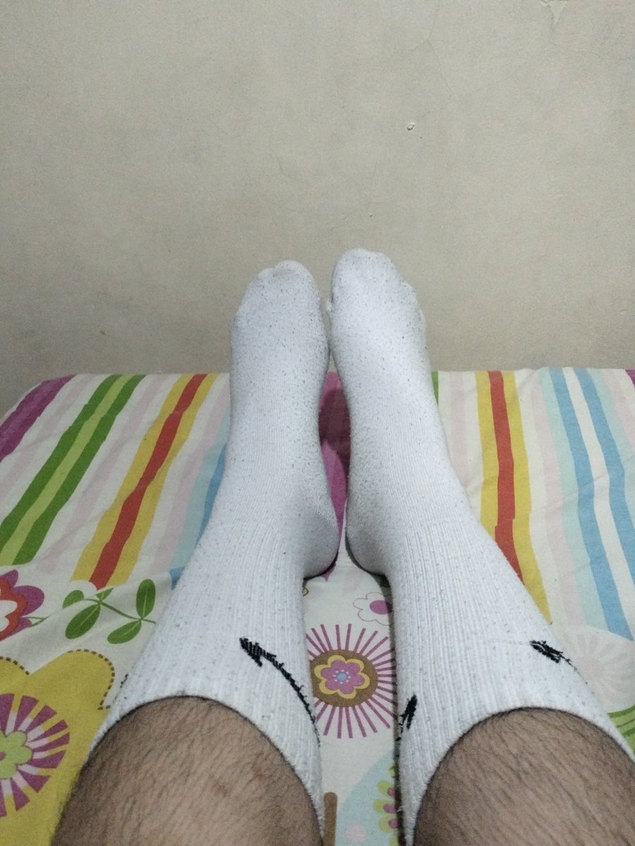 SocksAja's tweet photo. Udah mulai dekil kaos kakinya 
#socksfetish #fetishkaoskaki https://t.co/usBTJQ9L0O