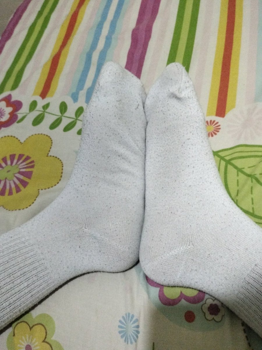 SocksAja's tweet photo. Udah mulai dekil kaos kakinya 
#socksfetish #fetishkaoskaki https://t.co/usBTJQ9L0O
