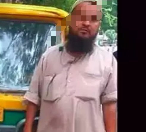 RadharamnDas's tweet photo. She booked an Auto. The Auto driver was a Muslim. She did not cancel it well knowing that he is Muslim. He molested & killed her & threw her body in Godavari River. 

Better to cancel the ride. And if you’re about to fly & have credible concerns about the Muslim pilot’s , it’s better not to take the risk. It could be very dangerous.