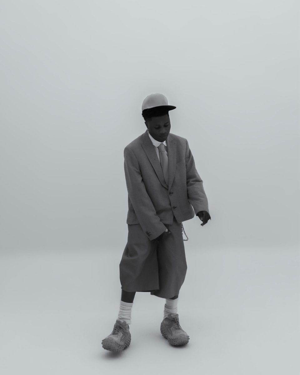 Waziyungg's tweet photo. From dreaming about it to living it🤲🏾❤️
A new wave begins. 🌊🖊️
God did. 🖊️🤲🏾❤️
This is only the beginning Waziyung. https://t.co/RqAA1tEpSy