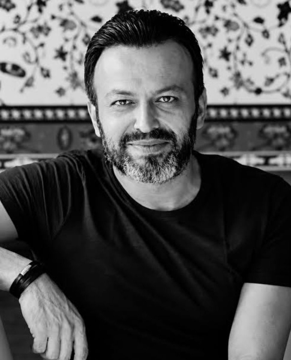 L4vinya's tweet photo. Deli rüzgarla yağsan gelsen...🥀

#Serhatkılıç https://t.co/cLEw5y0ZAh