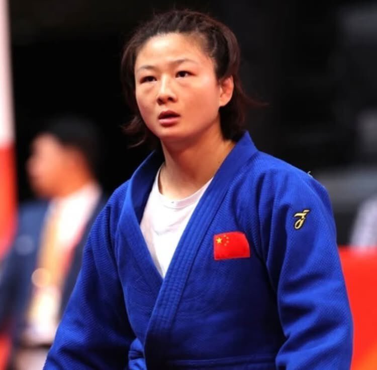 Izumi_Sunagawa's tweet photo. アジア大会柔道の女子70キロ級準々決勝。

寝技の攻防中に中国の唐靖が日本の前田凛選手の左腕に噛みついたとして反則負け。

前田選手の腕にはガッツリと歯型が残ってる。

中国人には武道の精神やスポーツマンシップがないのか。

もう国際大会に出てくるなよ。 https://t.co/Uuka1XGPb1