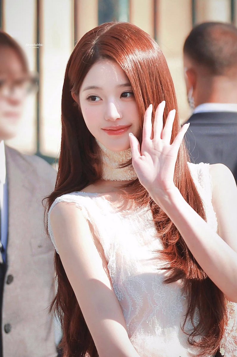 LiAn00725's tweet photo. Wonyoung shines brightest among all guests at Dior show.

WONYOUNG IN DIOR
#WonyoungDiorSummer27
#JANGWONYOUNG
#WONYOUNG
#DiorSummer27 @Dior https://t.co/zmPBzSg6kH