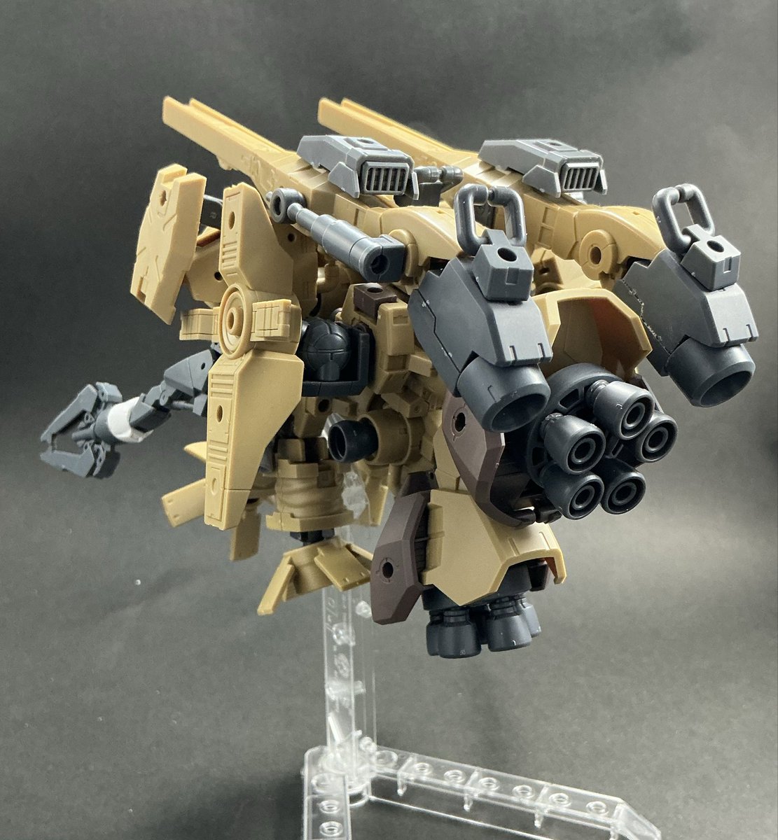 game60692103's tweet photo. アームユニット・レッグユニット2セット使って塊作成。
特にボディユニット二つともほぼ使えたので満足。

#30MM https://t.co/TFR7C9ZSg2