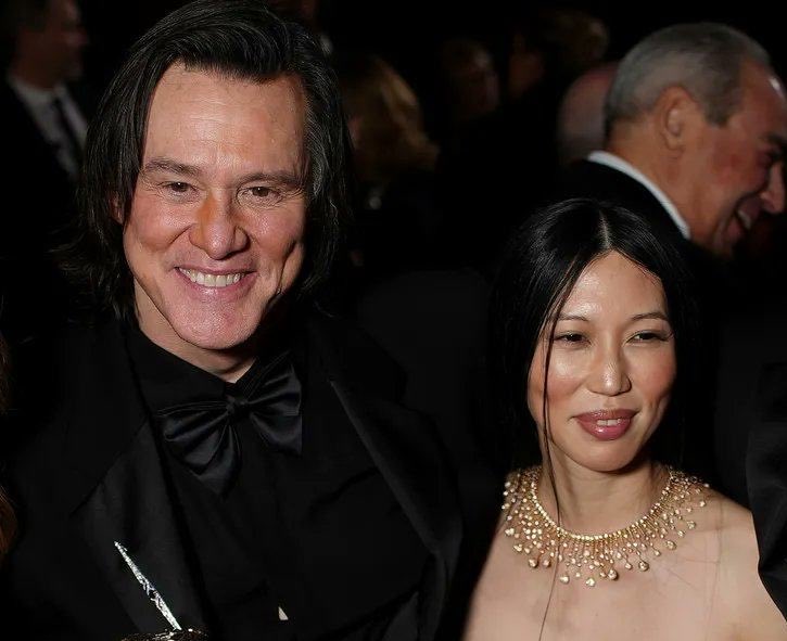 PopBase's tweet photo. Jim Carrey is now married to Min Ah.

(https://t.co/o2BctTC45j) https://t.co/okjDf7nOMG