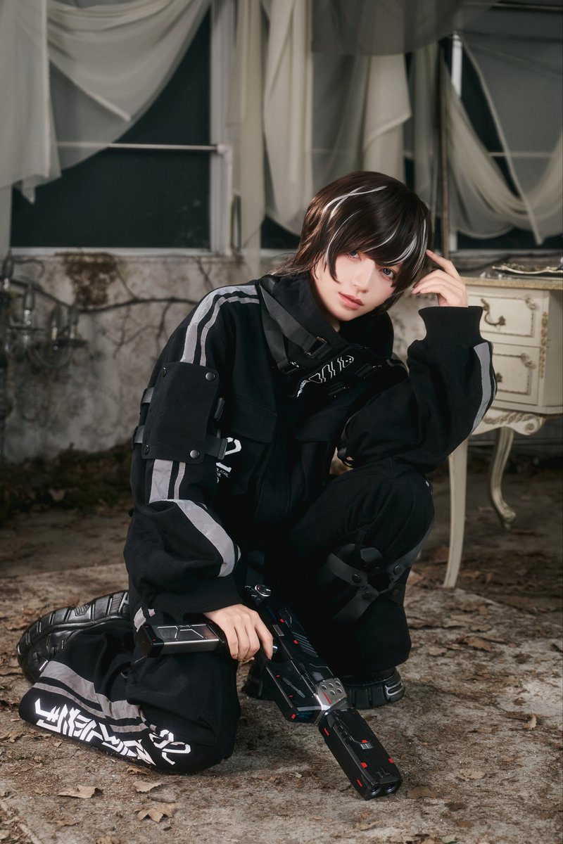 THEODOL_TKN's tweet photo. ❤︎#きゅるして　
のやねちゃんが着こなす、
お耽美すぎる少年アンドロイドコーデ❤︎

Model身長:165cm

着用アイテム↓

【中央町戦術工芸コラボ】シリーズ

❤︎ テックウェアジャケット/パンツ
❤︎ IDカードユニット typeHT

10/9 10:00~POPUP 20:00~通販
🛒https://t.co/EEI8kTMxtL https://t.co/gzEqHfuT8N