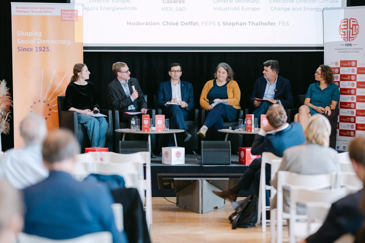 FEPS_Europe's tweet photo. 💡🌱How can progressive actors move from a reactive stance to a proactive strategy on climate and industry? Read the policy brief “Renewing European progressive leadership in climate, energy and industry” to find out! 
📕https://t.co/CNsNt3DMom

Conservative and populist forces, influenced by powerful lobbies defending entrenched economic interests, are pushing back against climate and environmental policies under the pretence of competitiveness and simplification.

➡️The climate and energy transition has been too often framed as a cost or a burden. That framing is politically self-defeating and factually wrong. The climate discussion needs to be reframed to show that the transition is already underway and offers concrete benefits.

❗️It is time to develop a renewed and inspiring eco-social leadership that weaves climate action, social protection and economic prosperity into a forward-looking vision.

A clear agenda for delivery is essential and must focus on investing in people, climate resilience, electrification and investment.

🤝 By FEPS, in collaboration with @FESJustClimate
