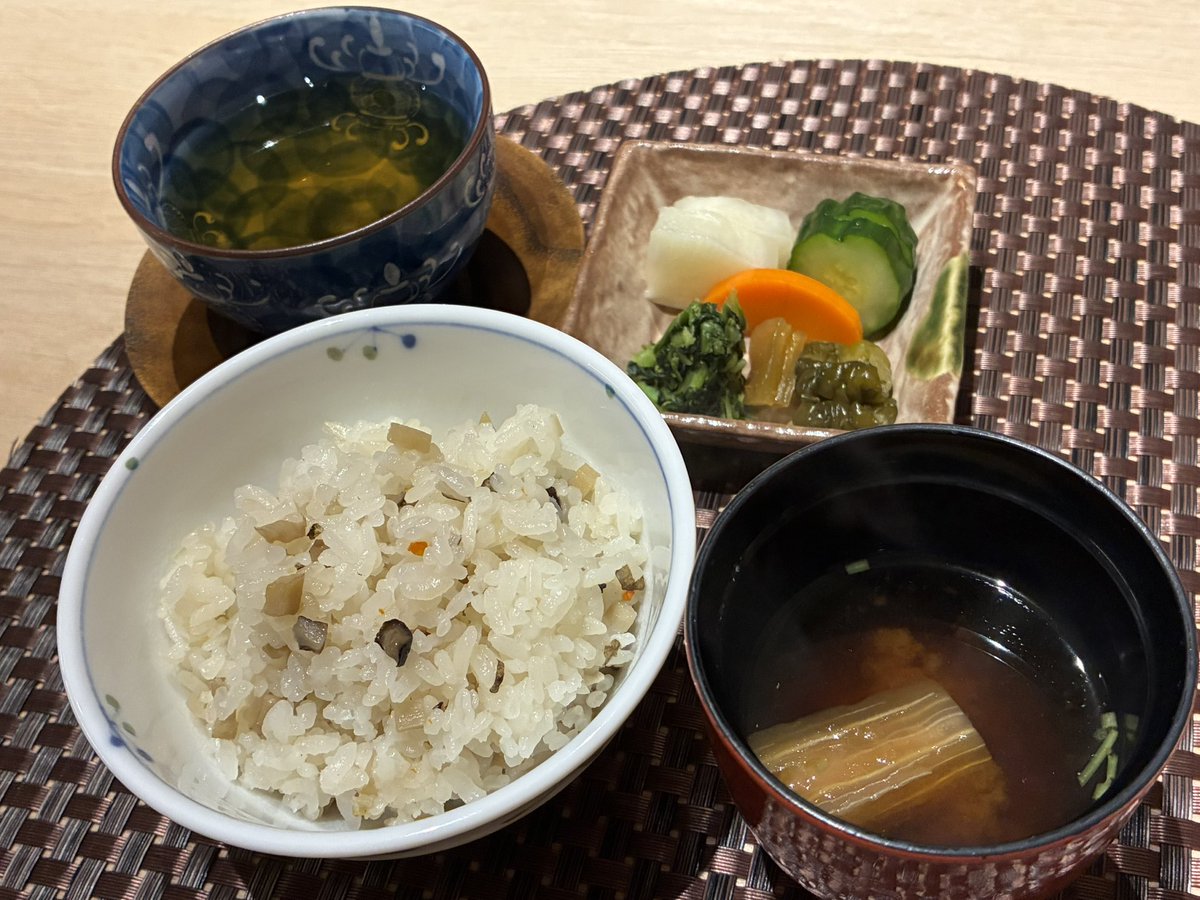 fastener's tweet photo. 締めっ！どれもうまい！

出汁が効いてるのかな、西の方に行くと好みにあう料理が出てきやすいイメージ https://t.co/bCi66hFF4d
