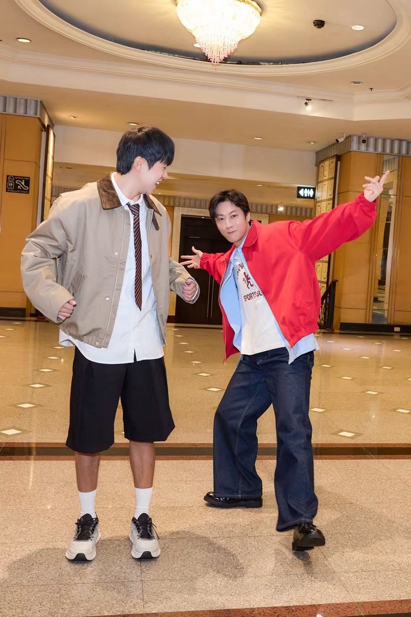 AlwaysJungshine's tweet photo. ดูจากคลิปจากรูป ทุกคนมีความสุขมากในวันนั้นแน่ๆค่ะ  ยิ่งพี่จอง ดวงตาสดใส มีรอยยิ้มและร่าเริงตลอดเวลา 🥰🩷

Repost #AgavondEnt

แอดขอมาลงภาพจากวัน Fan Sign เพิ่มเติม เพื่อเก็บความทรงจำนี้ร่วมกันนะครับ 🩵

ขอบคุณทุกคนที่เดินทางมาพบกันในวันนั้น
ขอบคุณสำหรับเสียงหัวเราะ รอยยิ้ม และพลังดี ๆ ที่ส่งถึงกันตลอดทั้งวัน 

ทุกช่วงเวลาที่เกิดขึ้น ล้วนเป็นส่วนหนึ่งของ Our Little Journey และพวกเราดีใจที่ได้มีทุกคนอยู่ในเรื่องราวบทนี้ด้วยกัน

ขอบคุณสำหรับทุกการสนับสนุน และ สำหรับการเดินทางที่ยังคงเดินต่อไปด้วยกัน

Our Little Journey. The story still moves forward. 

https://t.co/rhY8RXtQsh

#OurLittleJourney
#OurLittleJourneyPhotobook
#OURLITTLEJOURNEYPressConferenceFansign
#AGAVONDEntertainment
#AGAVONDCompany
#AGAVOND
#พี่จอง #คัลแลน #น้องแดน #จูดี้