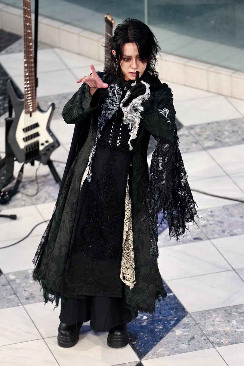 Mintvimin's tweet photo. 261001 池袋サンシャインシティ フリーライブ

#0ꓸ1gの誤算
#眞崎大輔 https://t.co/w5qzFkHDrn