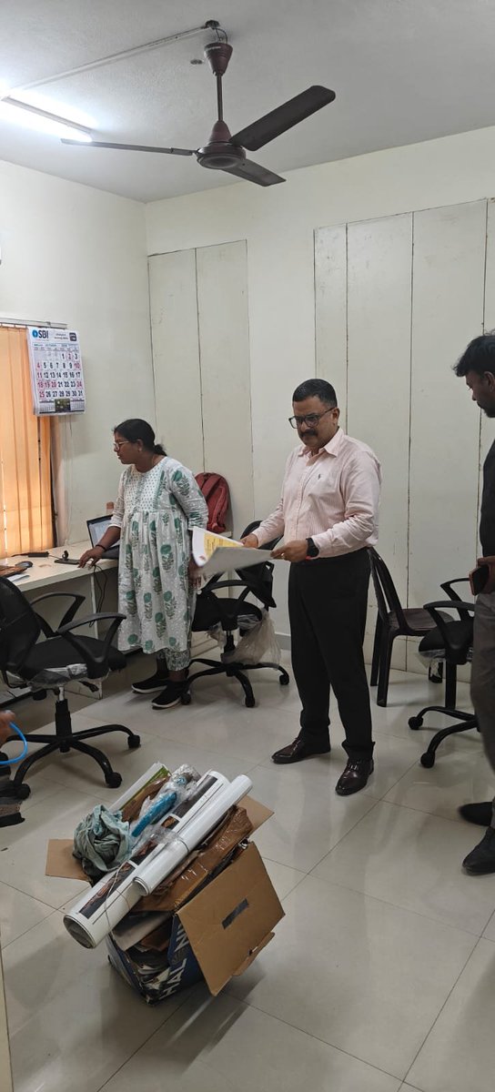 CSCTamilNadu's tweet photo. Swachhta Pakhwada drive in CSC Tamil Nadu state office as part of Gandhi Jayanti
Celebreations.
#SwachhtaPakhwada2026

 #SwachhBharat

#SwachhCSC

 #SwachhtaAbhiyan

#CleanIndia

 #SwachhOffice

#CSC4SwachhBharat

@SecretaryMEITY

@csc_south

@CSCTamilNadu
@cscegov_

@GoI_Meity https://t.co/vPmYJay7T5