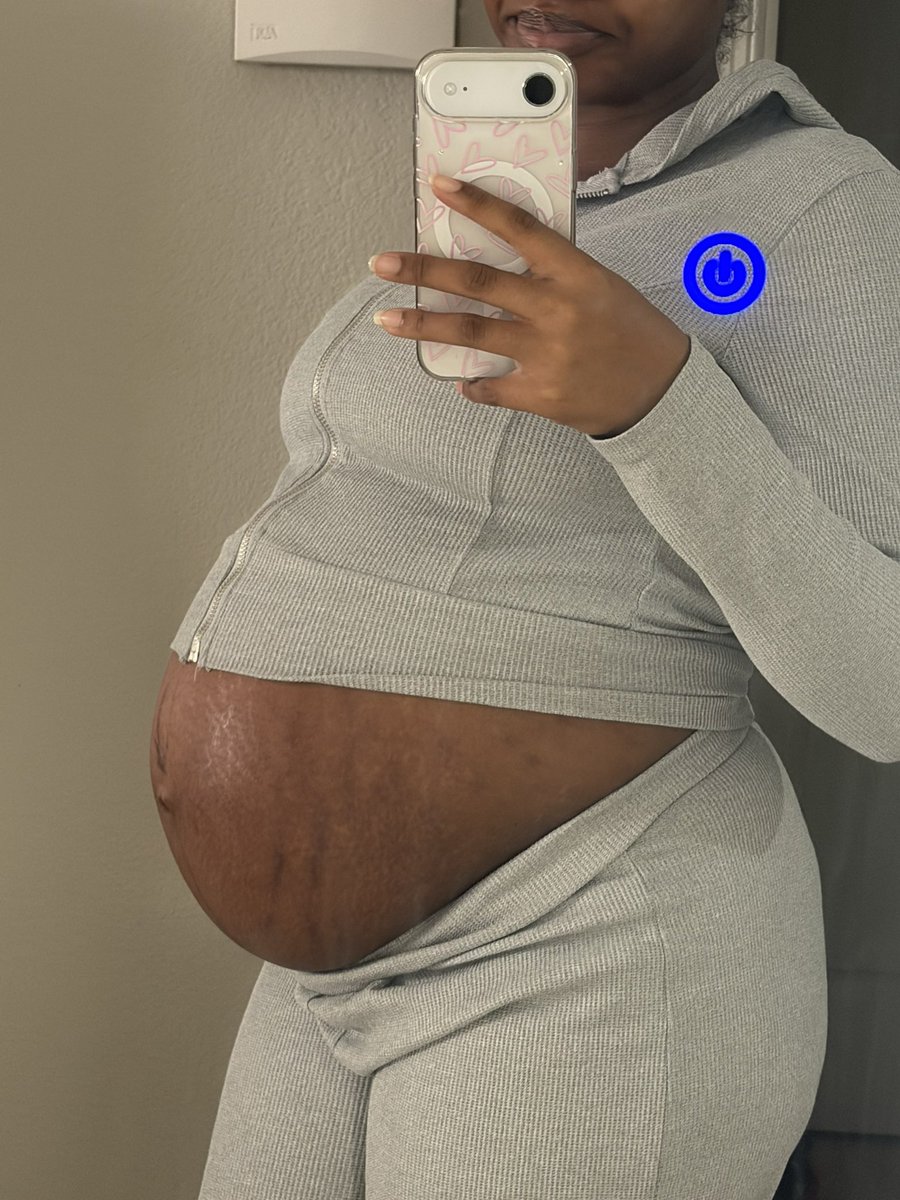 officialjahnii's tweet photo. anytime now nyomi 🙄🙄 https://t.co/1yJe2qjZub