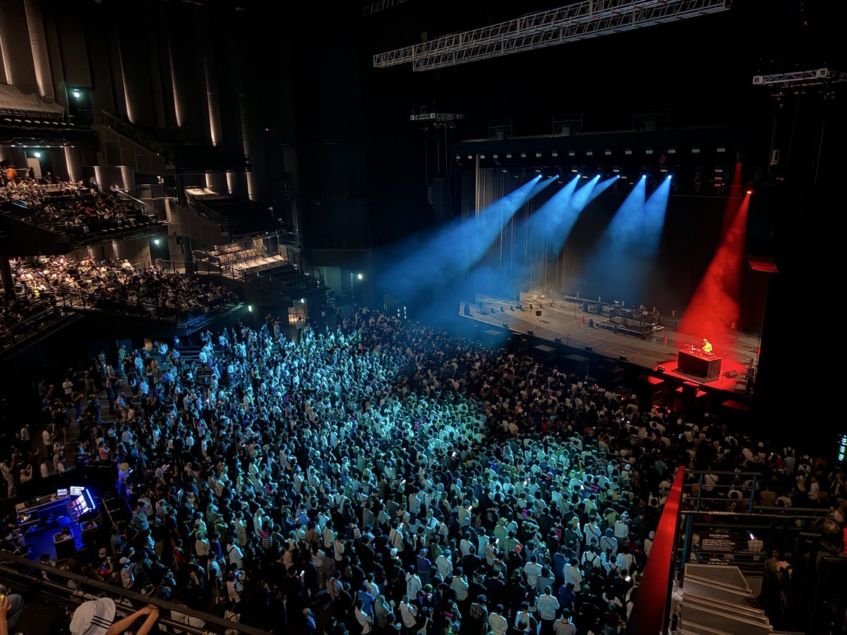 read_books_boy's tweet photo. フジロックの衝撃を超えていった。
迫力の音と光の空間で、最高のライブ体験。迷わず東京まで来て本当に正解だった。しばらく余韻に浸る。

#TOMORA #AURORA #thechemicalbrothers https://t.co/AJeREJtdZ9