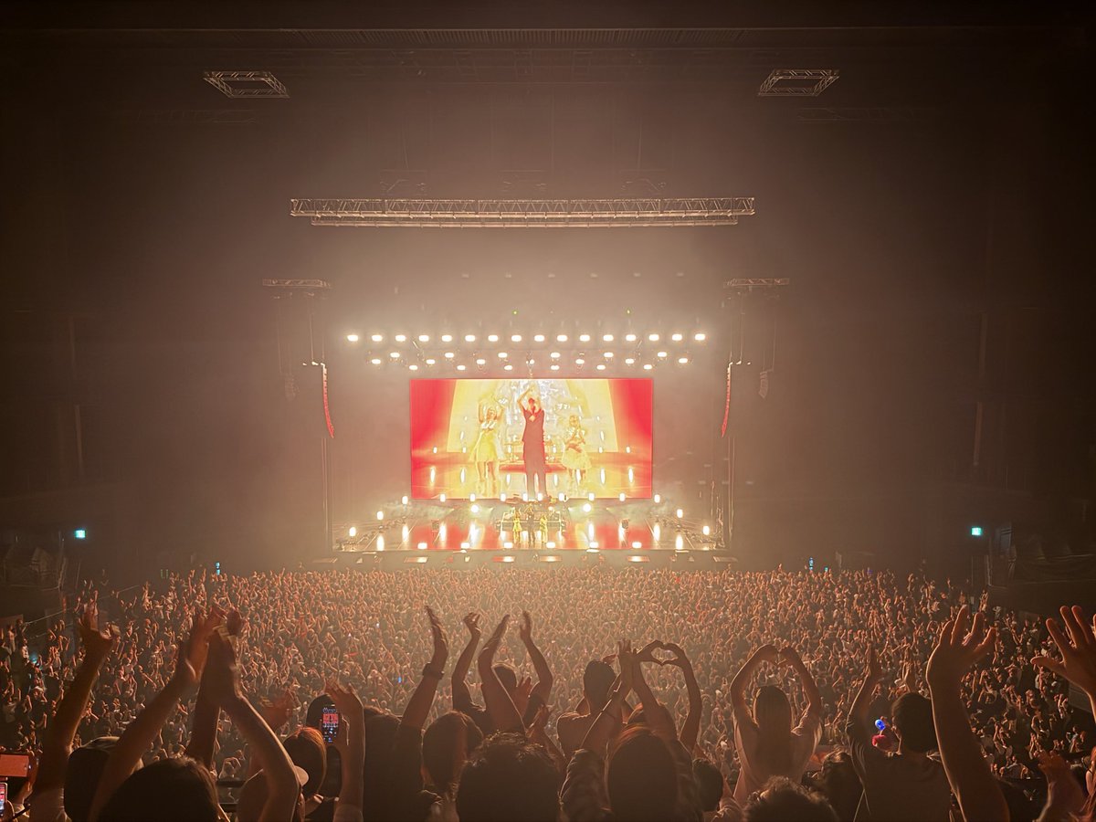 read_books_boy's tweet photo. フジロックの衝撃を超えていった。
迫力の音と光の空間で、最高のライブ体験。迷わず東京まで来て本当に正解だった。しばらく余韻に浸る。

#TOMORA #AURORA #thechemicalbrothers https://t.co/AJeREJtdZ9