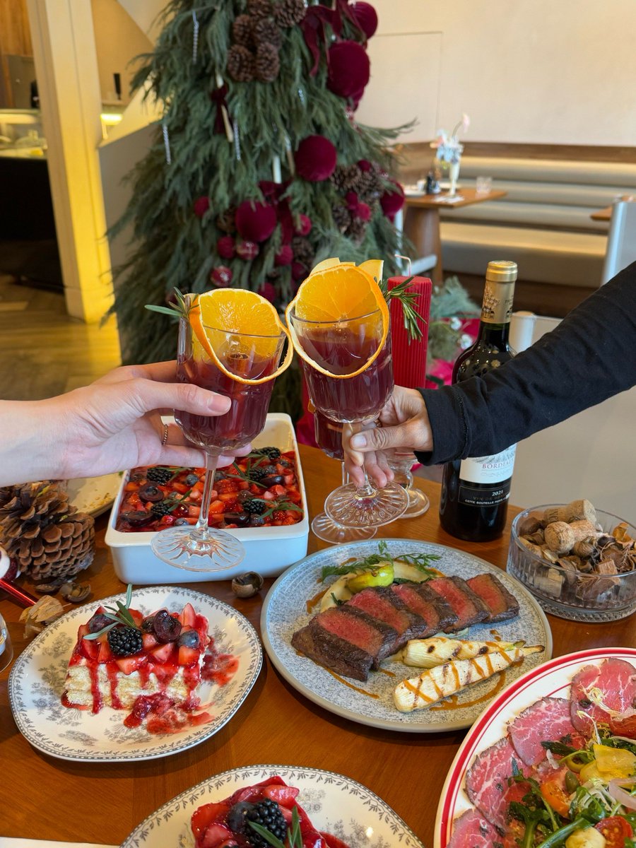 melbaskeltbva's tweet photo. Esta Navidad, nuestra cena especial tiene pavo jugoso con salsa de arándanos y tarta de frutas rojas. Ven a probarla, no te pierdas esta delicia! https://t.co/1l0WzfvT9P