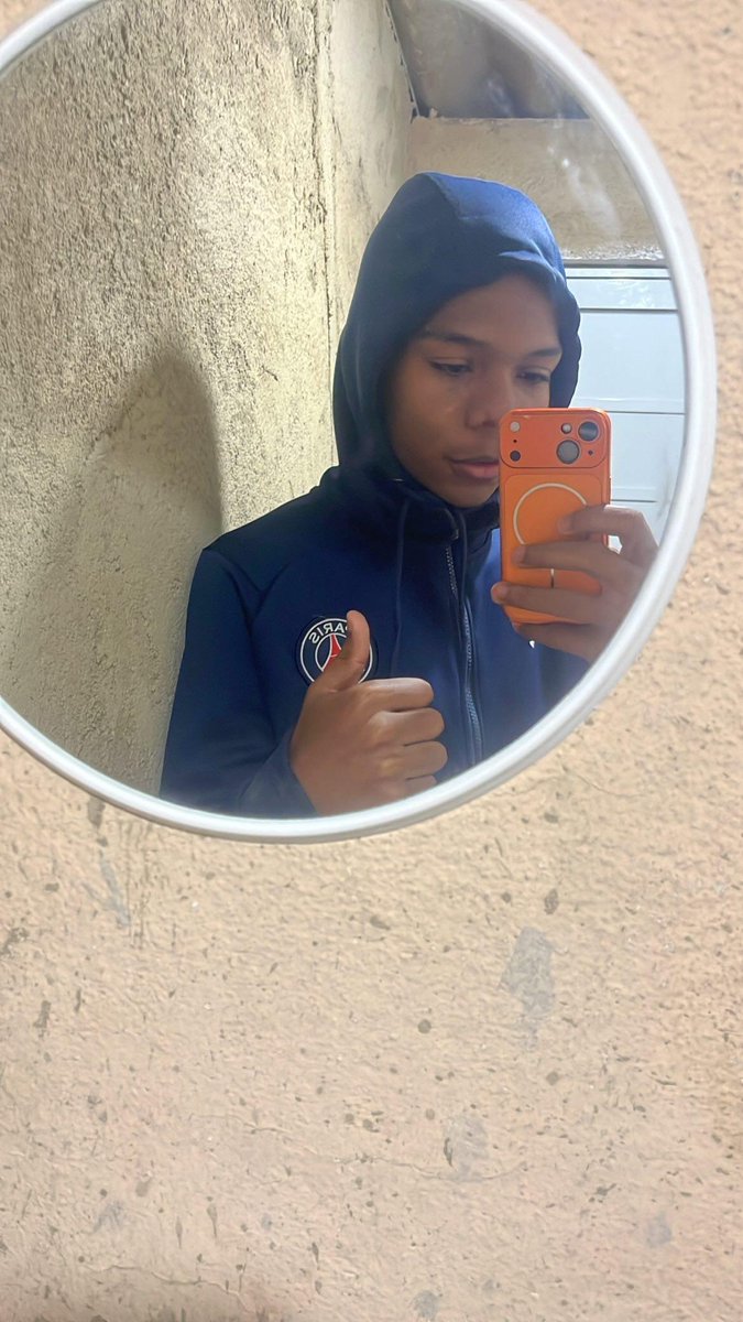 lorranbruxo's tweet photo. 💫😎🤟🏾 https://t.co/LshWINxVMp