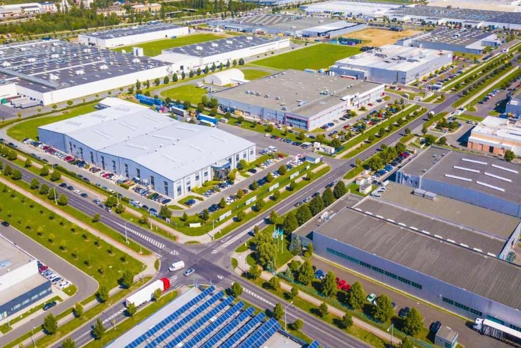 propmodo's tweet photo. Manufacturing is reshaping U.S. industrial real estate, driving demand for smaller, amenity-rich facilities designed for skilled workers.

https://t.co/zuuyOABuq0 https://t.co/NcbKFl6Xr8