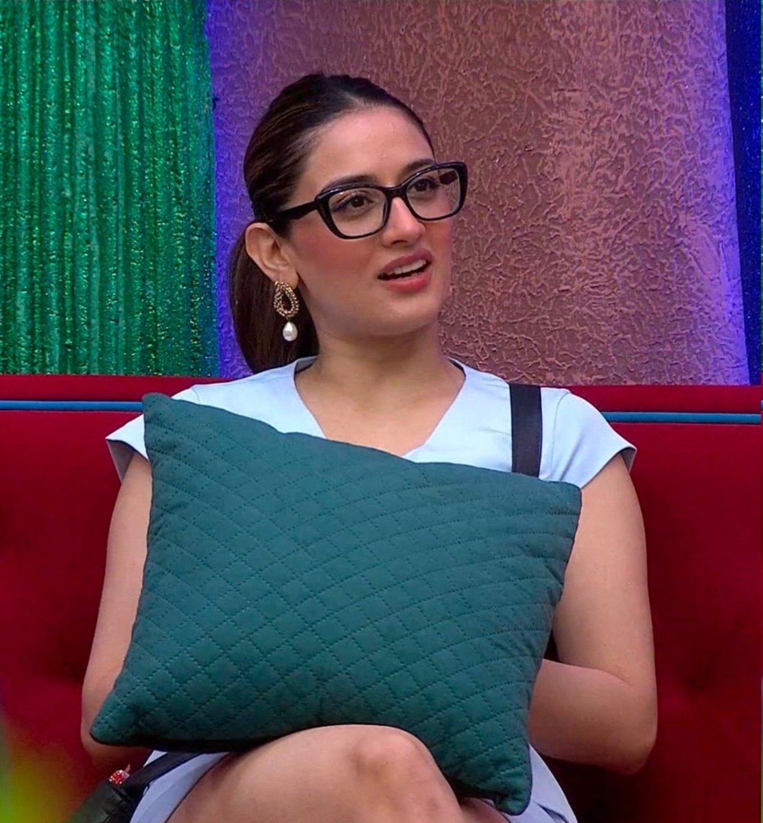 okayxbyee's tweet photo. miss pretty with her glasses on🫶🏻💕
#UditiSingh #Uditians https://t.co/Tq83gocc6t