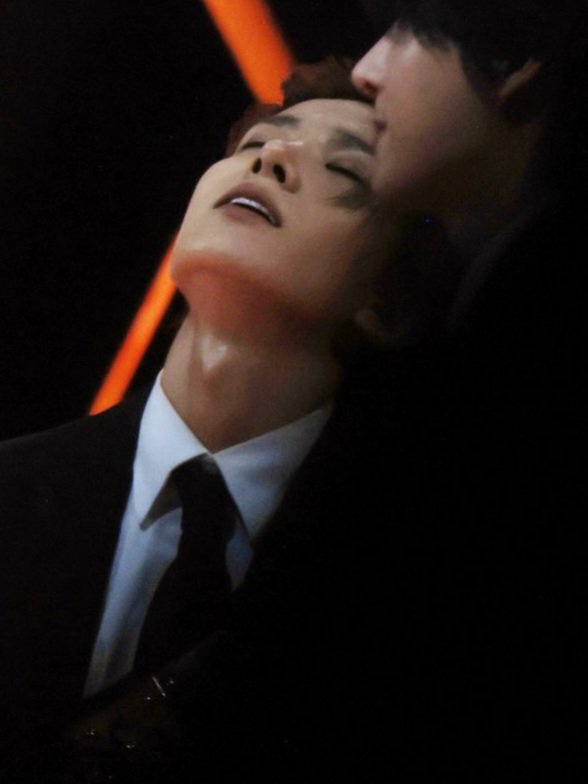 heesdiors's tweet photo. adams apple be full of love https://t.co/L4MvDJ6Xoh