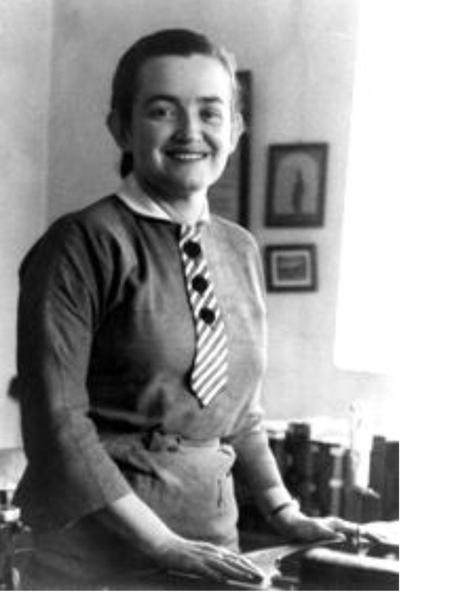 MelissaSerranoF's tweet photo. Si el feminismo en Colombia supiera que Josefina Valencia de Hubach,CONSERVADORA, primera Gobernadora del Dep del Cauca, Ministra y Diplomática, fue quien impulso el voto femenino con acto legis N°3 de 1954,el cual reconoce el derecho de las mujeres al sufragio, les da algo 🗳🩵 https://t.co/qKJDUn1kH0