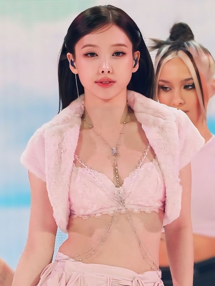 OLTSupport's tweet photo. "Bye Bye Inhibitions" by NAYEON (TWICE) &amp; Alok playlist ready to use!

The song has already been added. If you don't see it yet, wait until 12 AM in your country! Let's boost TWICE &amp; NAYEON streams.. Save it NOW!

https://t.co/QkeqbYilit https://t.co/l5jIDJpPrV