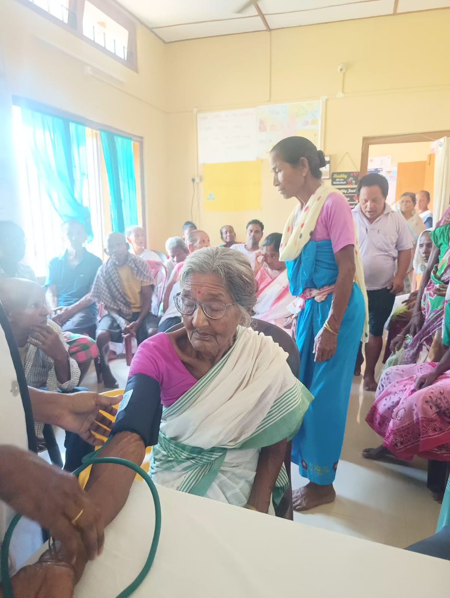 NHMSonitpur's tweet photo. On the occasion of the International Day of Older Persons, a special programme was organized at Posabasti Ayushman Arogya Mandir with the participation of elderly persons and Gaon Pradhans from the surrounding villages.
@MoHFW_INDIA @TheAshokSinghal @nhm_assam @DCSonitpur https://t.co/3rLX7TQKfu