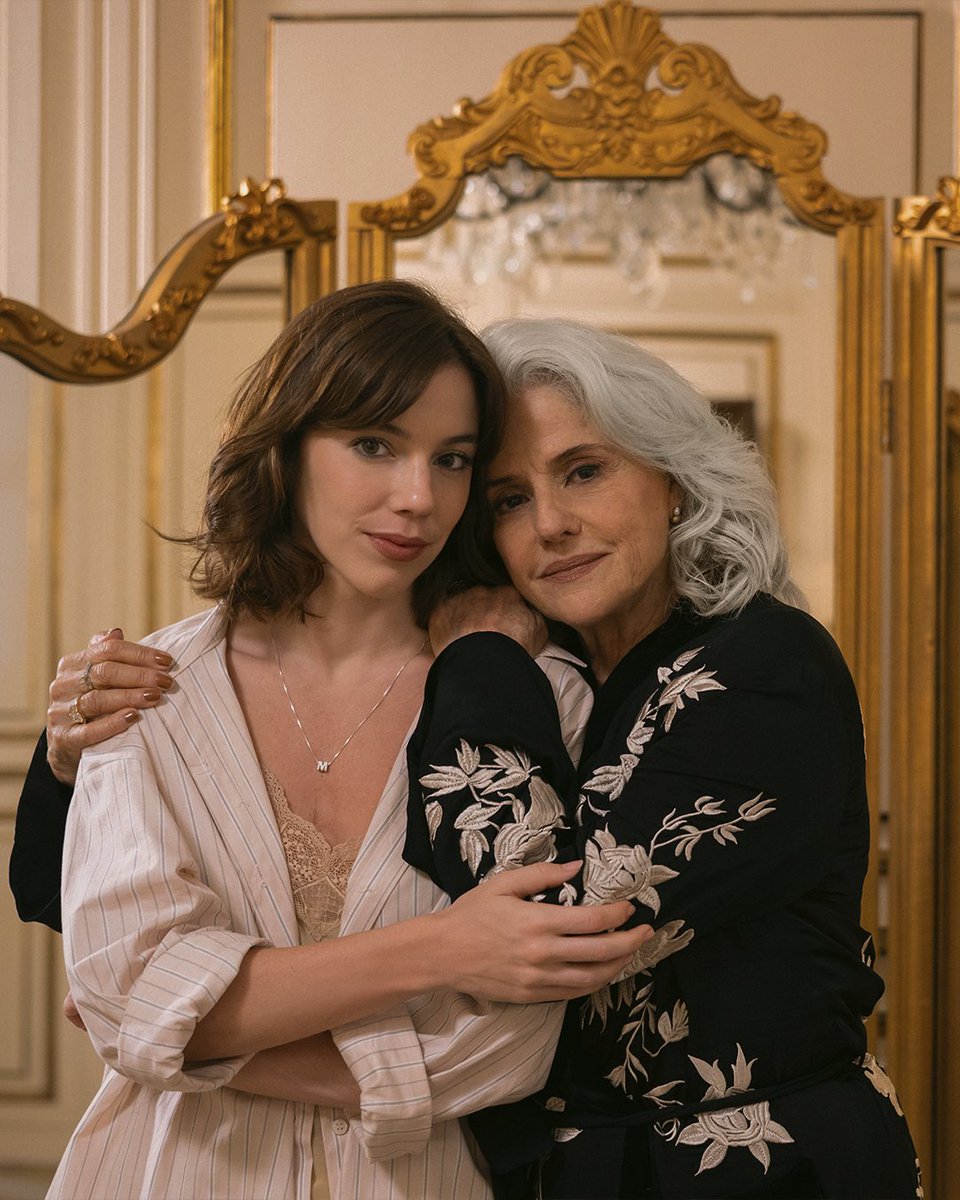 NetflixBrasil's tweet photo. UM ELENCO É UM ELENCO. MARIETA SEVERO. ALICE WEGMANN. NANDA COSTTA.

Dom de Iludir, nova série, estreia dia 28 de outubro. https://t.co/aIsmQSME7Q