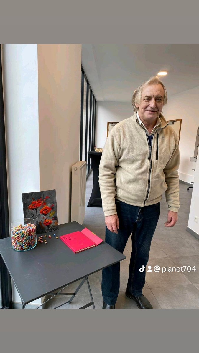 JeanLouisMfs's tweet photo. Souvenir de mon exposition et vernissage ! 🎨🖌️
Heureux de vous partager mes peintures et dessins.
#Art #Peinture #Dessin #Exposition #Namur #Cinex #Artiste #JeanLouisMajerus #ArtBelge #Vernissage https://t.co/ZcZnoh2bIY