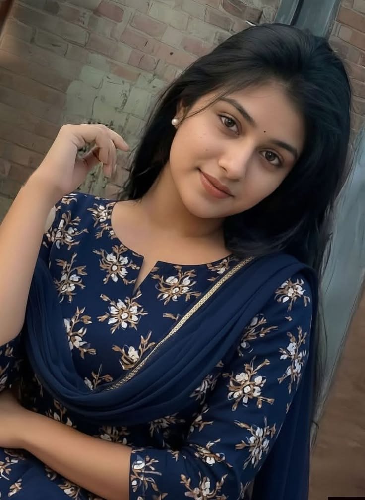 sumandqqx's tweet photo. Hii hello enjoy Good night 🌹🌹🌹🌹🌹🥀🥀🌹🌹🌹 https://t.co/xoTnJ68k2I
