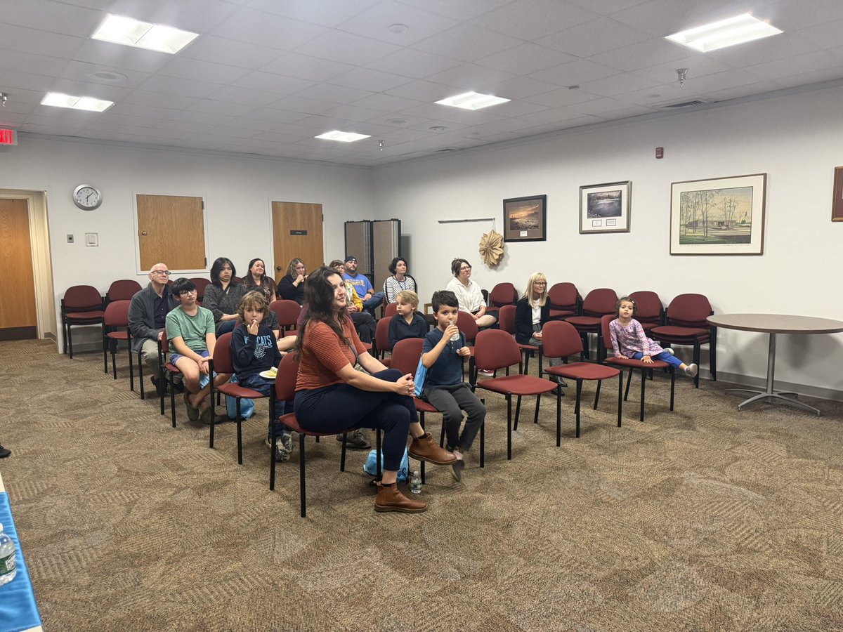 RITreasury's tweet photo. Congrats to the winners of our 4th Annual CollegeBound Saver Summer Reading Sweepstakes! Four young RI readers each received a $529 contribution to their CollegeBound Saver account, and their libraries received $500! Thx to OLIS and our participating libraries for your support. https://t.co/N65pylcOrj