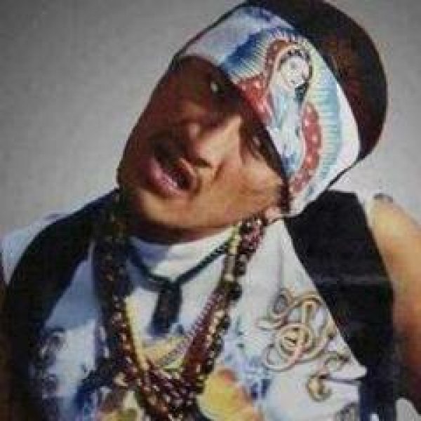 vampipe's tweet photo. Cuando se enojó por lo del dinero ilícito en su campaña, hizo varias veces la pose del meme clásico... https://t.co/MpSZbWMn4x