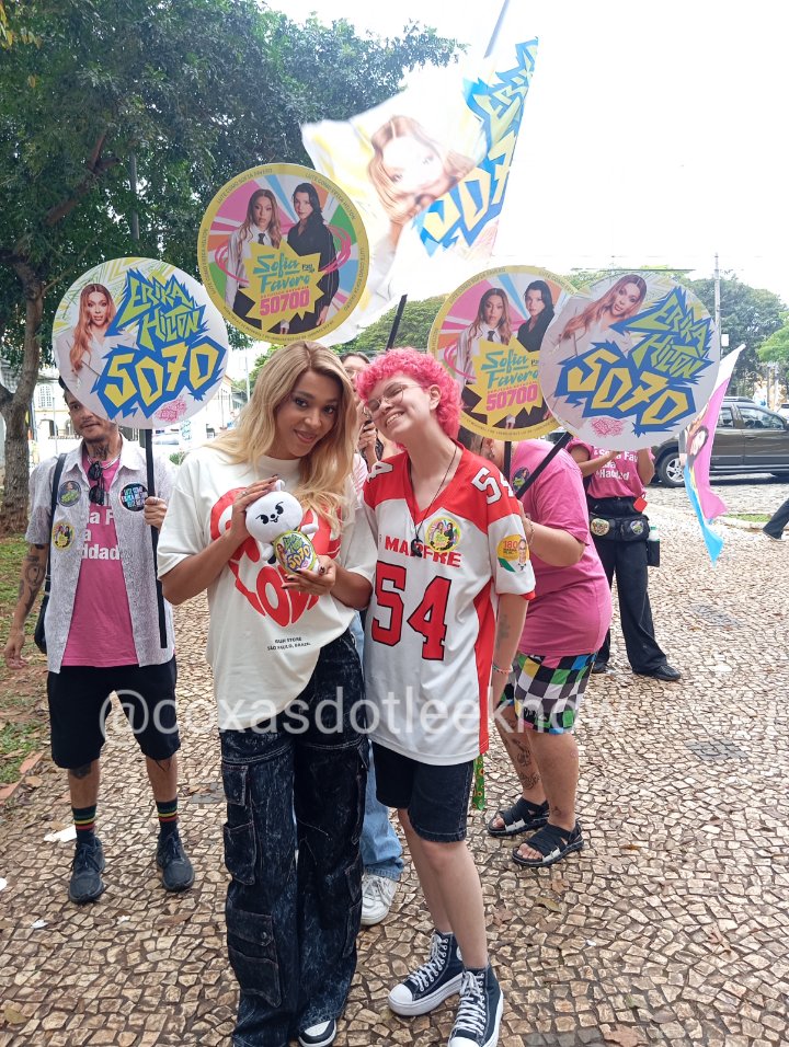 coxasdotleeknow's tweet photo. Eu, Leebit e a diva da @ErikakHilton https://t.co/rYiwuX0Nat