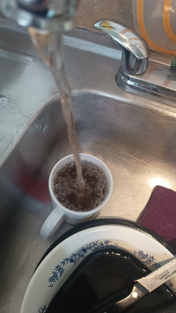 morg4n07's tweet photo. En la @AzcapotzalcoMx
Tenemos este problema con el agua "potable" esto en la colonia Euzkadi @SEGIAGUA https://t.co/gDPpoLoMfE