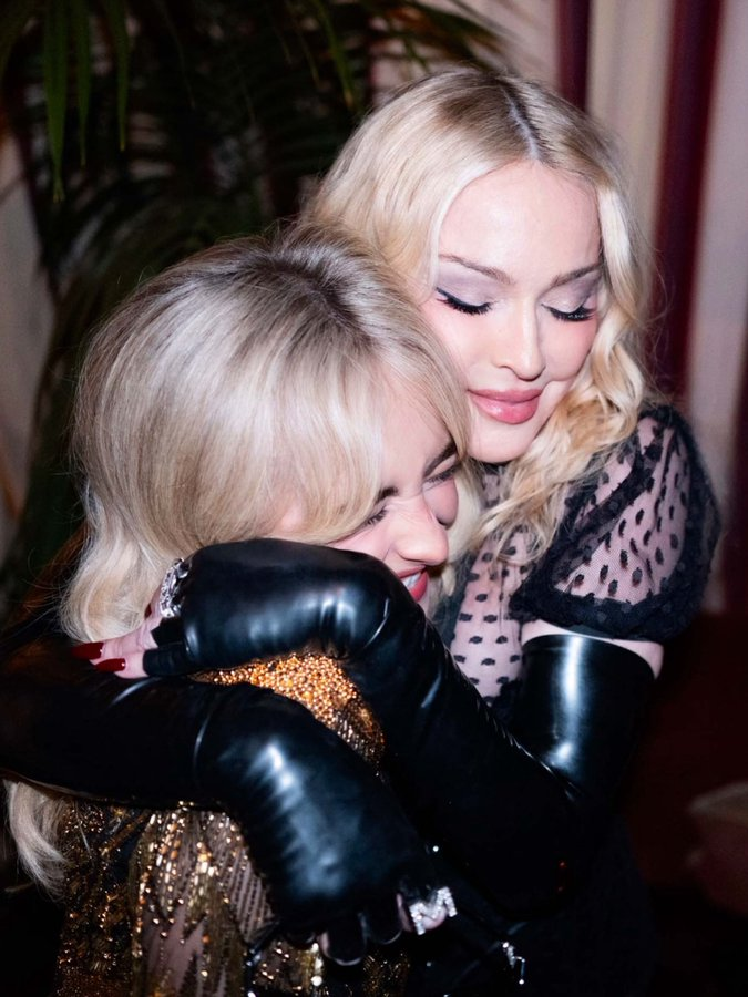 Christine238a's tweet photo. Sabrina Carpenter with Madonna at the VMAs after party. https://t.co/ZYhxhwoiWJ