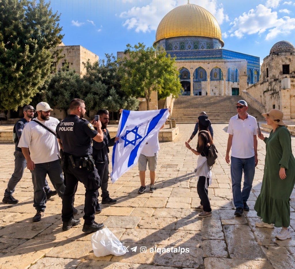 alibrahim89's tweet photo. بحسب دائرة الأوقاف في القدس، بلغ عدد مقتحمي #الأقصى نحو  1895 مستوطنًا، اقتحموا المسجد في اليوم السادس من عيد "العٌرش" العبري، وشهد هذا اليوم استمرارًا، لأداء الطقوس العلنية، وإدخال القرابين النباتية، ورفع علم الكيان.

#الأقصى_يستغيث
#نداء_الأقصى
#الأقصى_في_خطر https://t.co/t7yuMDsc1h