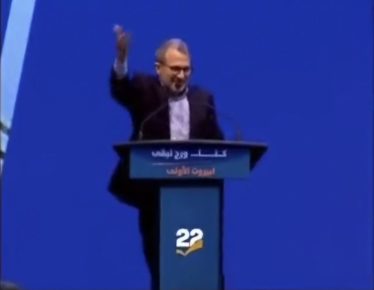 Boula96624286's tweet photo. "مكحكحين"معناها منهكين، تعبانين، وواصلين لآخر طاقتنا."
شو فيها غلط. ما في. 🤷‍♂️🤦‍♂️
علم، فهم
قيم،  شيم. https://t.co/HCg9Ossk9j