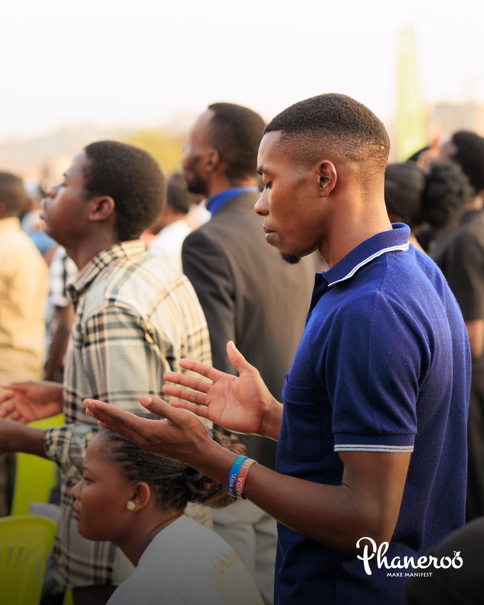 Phanerookampala's tweet photo. Your Name is the HIGHEST, Your Name is the GREATEST, Your Name stands above them all. All thrones and dominions, all powers and positions — Your NAME stands above them all!

https://t.co/lrkzgvT6rX

#Worship
#Phaneroo | #LiveNow https://t.co/Jd0OjlXvZN