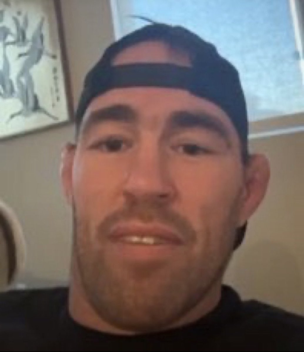 CyndaMoore's tweet photo. Is that Jake Shields in drag..? https://t.co/MHi6gl1RHv