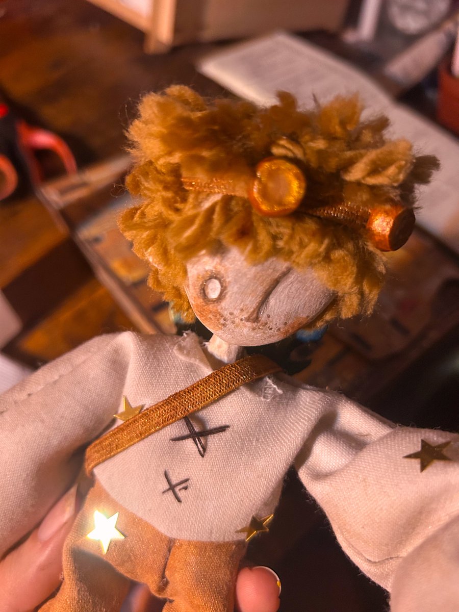 flydxndelion's tweet photo. Je vous présente Gaston et Lucien, les personnages de leur nouveau livre 

Ils sont maintenant chez Mathias, la moi adolescente est très très heureuse 
🌙✨ https://t.co/QaGbhFD2cC