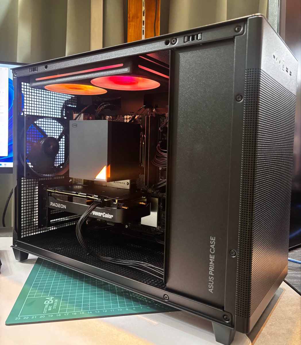 hiruto200's tweet photo. 夜中にこっそりPC販売

CPU Ryzen7 7700x3D
クーラー CPS RZ620M X BK
MB ASRock B850M ROCK WIFI
メモリ DDR5 4800MT/s 16GBx2
m.2SSD GEN4 1TB
ケース ASUS PRIME CASE AP201
ケースファン NZXT F240 RGB 1個
電源 cougar 850W フルプラグイン
GPU RX9060XT 16GB
Windows11 Pro 

220,000円でいかがでしょうか。

ご興味ある方はDM、リプにてご連絡ください。