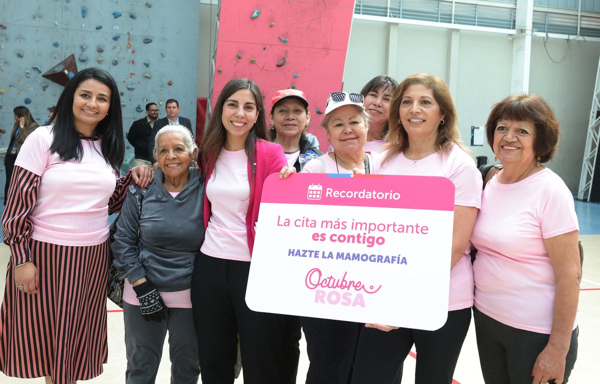ministeriosalud's tweet photo. Comenzamos #OctubreRosa

Este mes nos recuerda que prevenir y detectar a tiempo puede hacer la diferencia.

Hoy, junto al @MindepChile, damos inicio a las actividades de prevención del cáncer de mama con una jornada que pone el foco en algo que podemos incorporar todos los días: mantenernos activos y cuidar nuestros hábitos.

Este #OctubreRosa, la invitación es a movernos, cuidarnos y no dejar pasar nuestros controles, incluida la mamografía cuando corresponda.