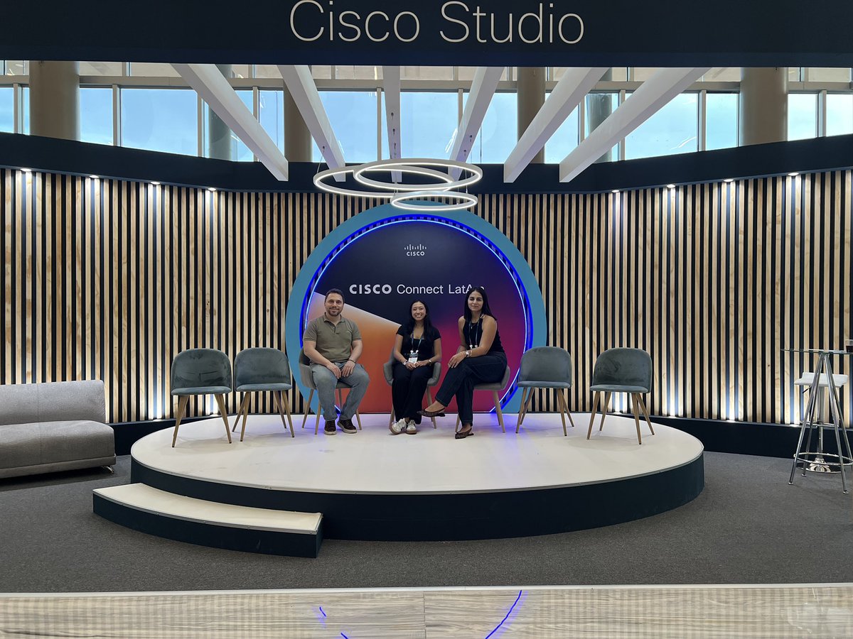 soccercrema10's tweet photo. Sigue brillando y disfrutando lo que te gusta hacer @marielaamontiel 
#CiscoConnectLATAM2026 
#BeTheBridge https://t.co/5bj4AtBjy6