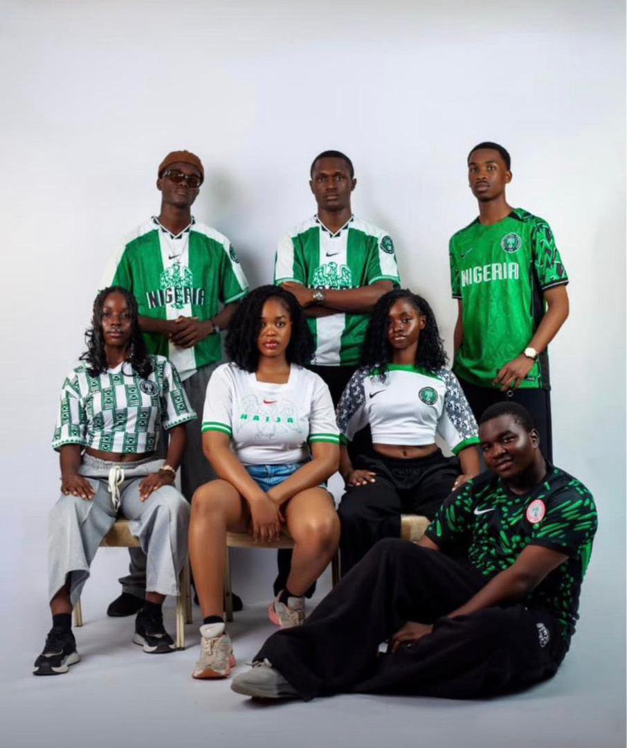 Biggest_Jinn's tweet photo. Naija to the world 🇳🇬✨
Super Eagles vintage jerseys restocked!
Unisex - Crop top &amp; oversized fits
Rep your country in style!

DM, Click 👇 
https://t.co/8donv6PGa4

#NigeriaJersey #SuperEagles #Naija #NigeriaStreetwear #VintageJersey #LagosFashion #NaijaDrip #FootballJersey https://t.co/mRJoTU7pb1