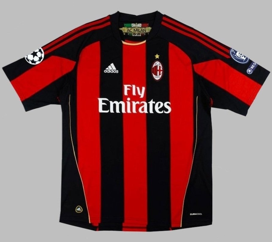 RealisticMilan's tweet photo. If we return to Adidas, I would love the replica of the 2010 jersey! Every detail was a work of art! https://t.co/dcKkKTZDEq