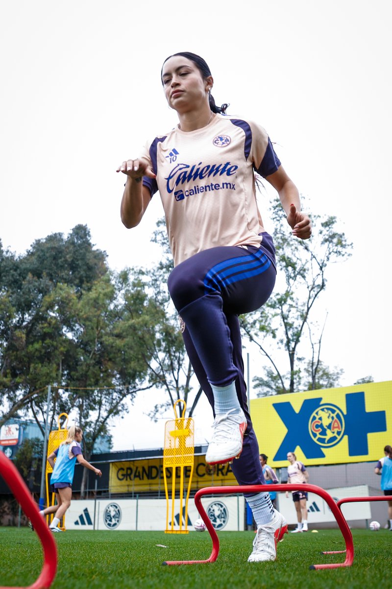 AmericaFemenil's tweet photo. 🦅🔟🤩 https://t.co/x76oBwQktq